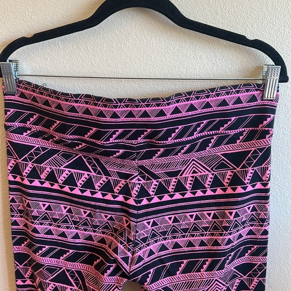 Pink Victorias Secret Leggings Size Large Geometric Print Black/Pink High Rise - Picture 5 of 13